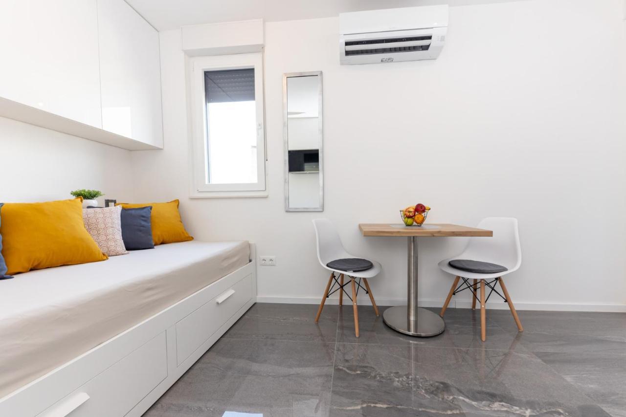 New Studio For 2, Free Private Garage Spot, Wi-Fi, 200 M From Mall Of Split Exterior foto